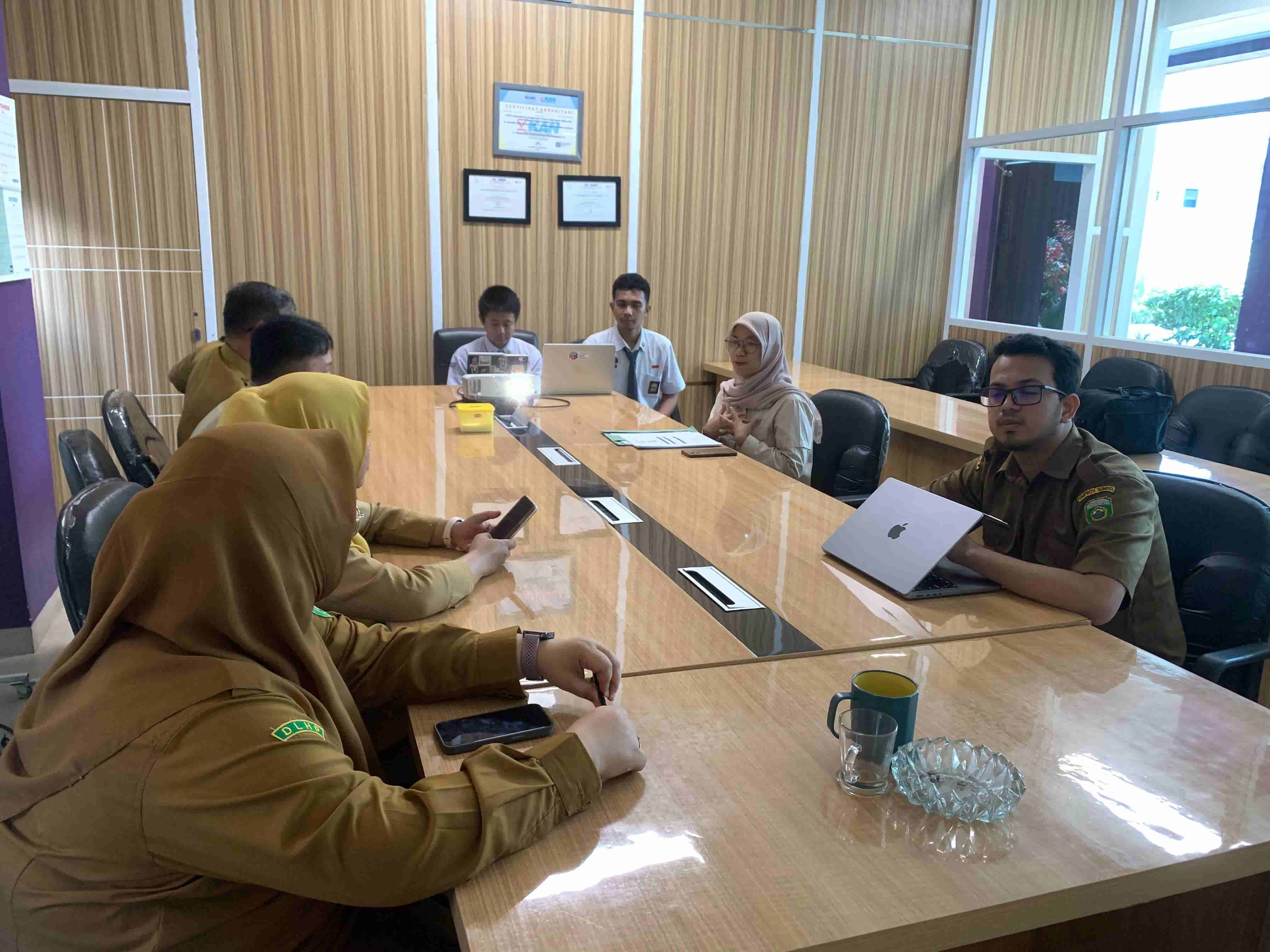 SMAN Sumsel Kunjungi LabLing Bahas Inovasi Hydro Trap